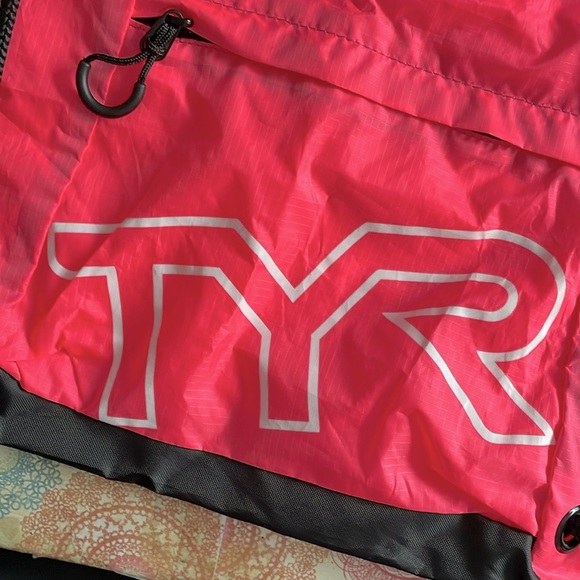TYR Bright Pink Draw String Backpack - NWOT - Picture 5 of 9
